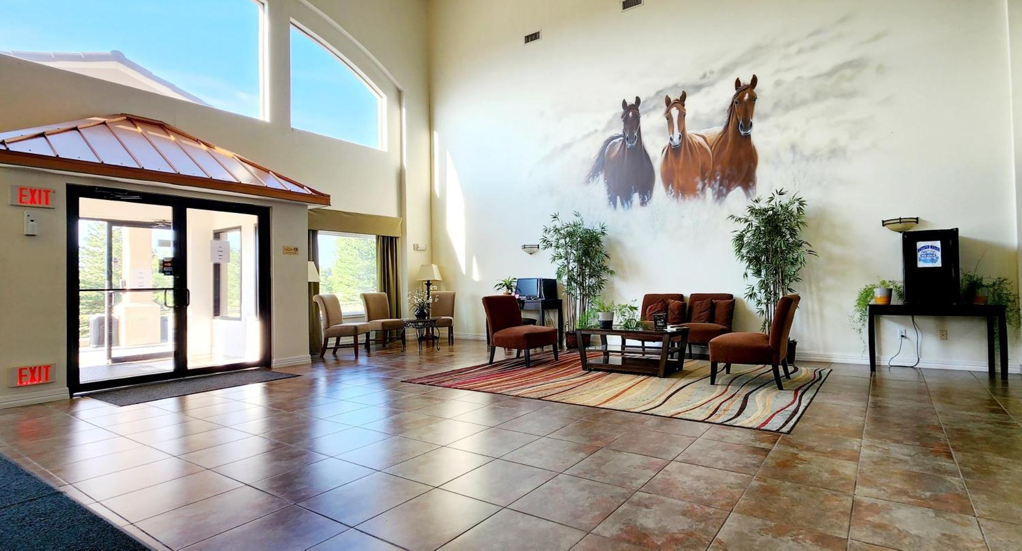 Fairbridge Inn & Suites Canadian Екстериор снимка